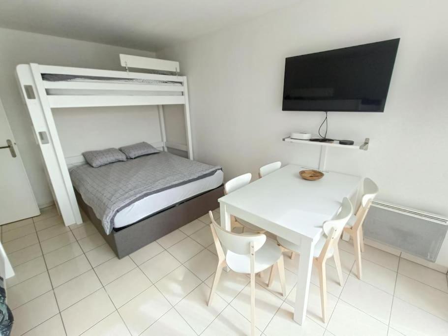 Disney Horizon Parc Studio 5 Personnes Pk Prive Gratuit Balcon Lit Bebe Montevrain Luaran gambar
