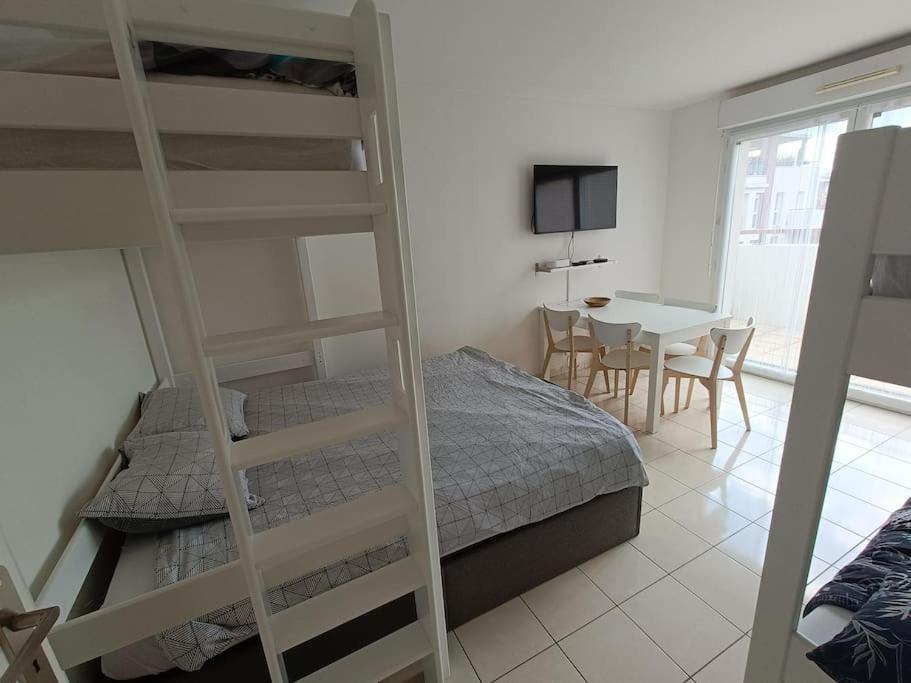 Disney Horizon Parc Studio 5 Personnes Pk Prive Gratuit Balcon Lit Bebe Montevrain Luaran gambar