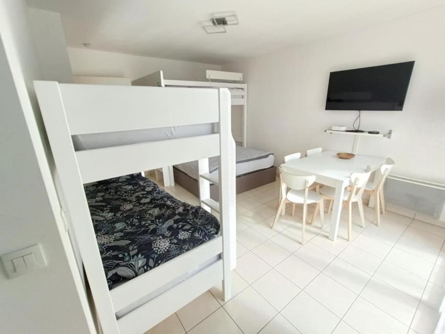 Disney Horizon Parc Studio 5 Personnes Pk Prive Gratuit Balcon Lit Bebe Montevrain Luaran gambar